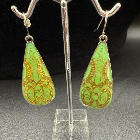 Art Deco style Green and Gold Filigree Teardrop Dangle Earrings - Picture 5 of 7